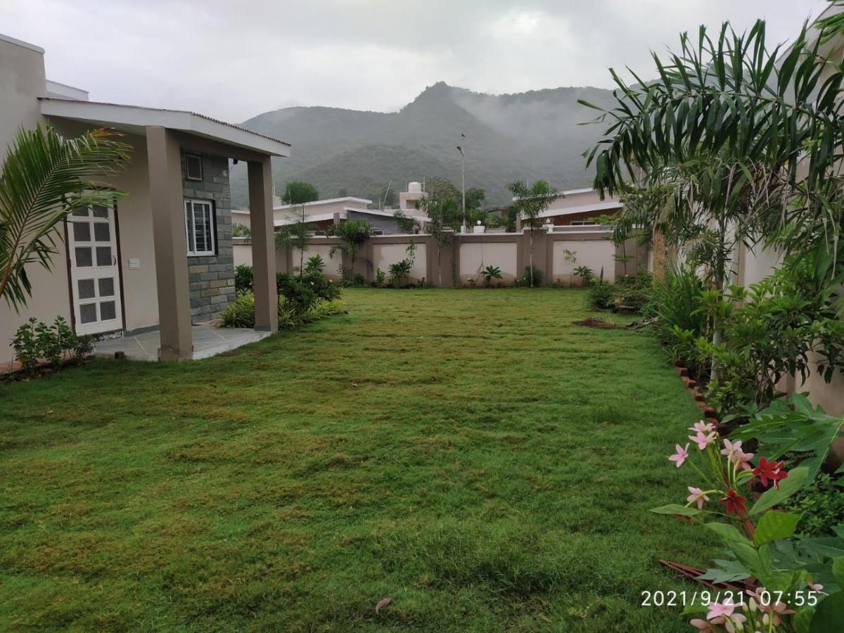 Nine Hill Villa - 2Bhk Private Villa With Pool Udaipur Eksteriør billede