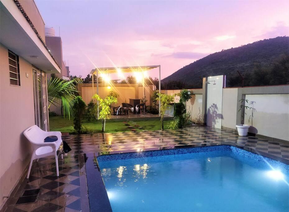 Nine Hill Villa - 2Bhk Private Villa With Pool Udaipur Eksteriør billede